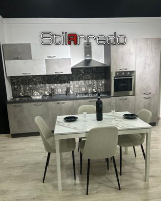 Cucina lineare completa di elettrodomestici