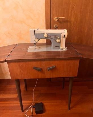 NECCHI Supernova Julia 534 Automatica con mobile