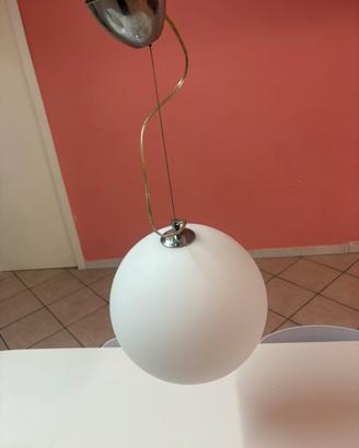 Coppia di lampadari a sospensione a sfera in vetro