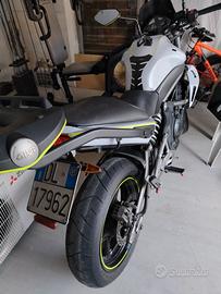 Kawasaki ER 6N - 2009