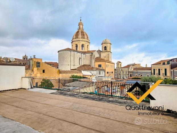 Indipendente su 2 Livelli con Terrazza, Aci Catena