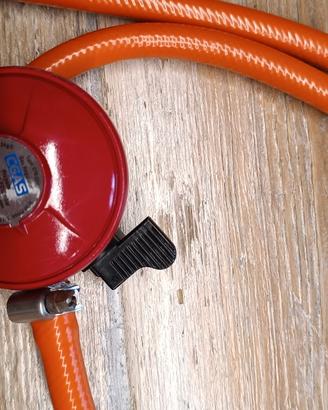 valvola e tubo bombola gas