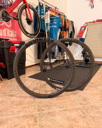 Cerchi carbonio Reynolds AR41c disc