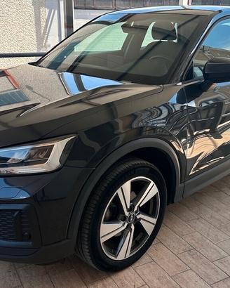 Audi Q2 30 TDI S tronic Identity Black