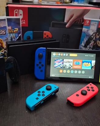 Nintendo Switch + 2 giochi e 4 joycon