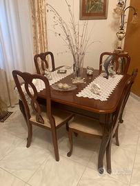 Tavolo e sedie