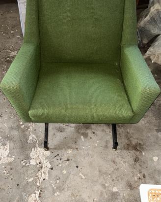 Torchio bilancia e stufa poltrona vintage