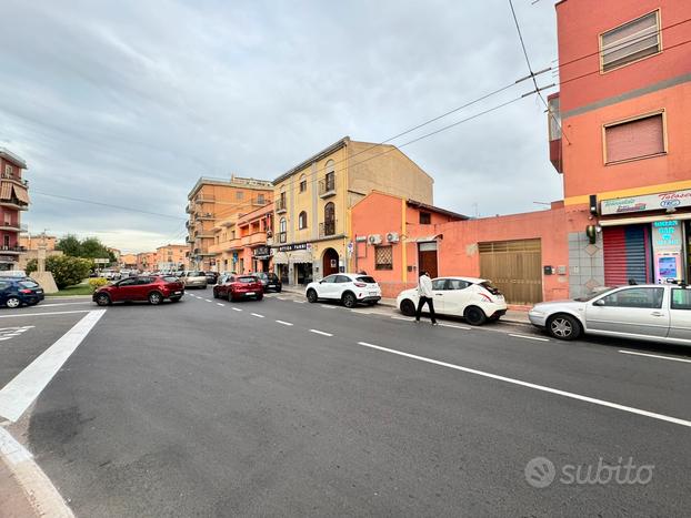 Seminterrato finestrato con rampa e posto auto