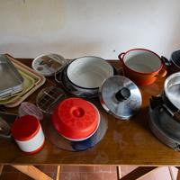 Lotto di pentolame e oggetti per la cucina