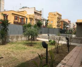 Villetta con doppio Giardino e Posti Auto