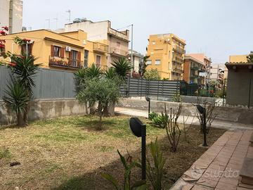 Villetta con doppio Giardino e Posti Auto