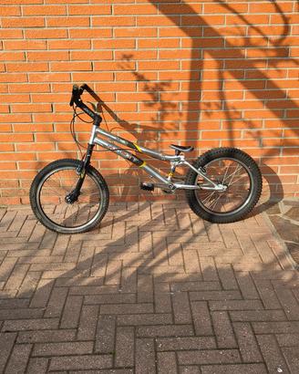 Monty alp 129 