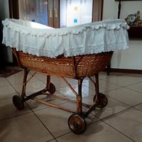 Culla vintage in vimini