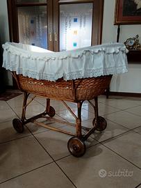 Culla vintage in vimini