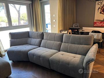 DIVANO ELEGANTE E COMODISSIMO - COME NUOVO