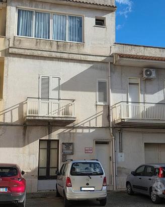Castelvetrano casa su 2 piani +garage
