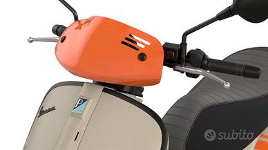 CUPOLINO PLASTICA ARANCIO ORIGINALE PIAGGIO VESPA