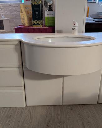 Mobile bagno sospeso