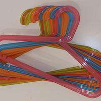 Grucce in plastica colorate 15 pz