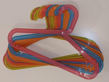 Grucce in plastica colorate 15 pz