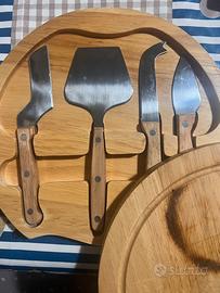 Tagliere con utensili in acciaio inox