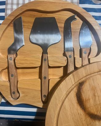 Tagliere con utensili in acciaio inox