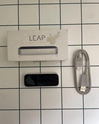 LEAP Motion sensore movimento tracking mani VR