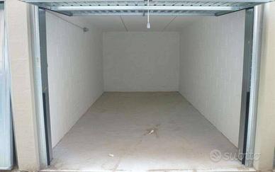 Box / Garage di 15 m² a Abbiategrasso