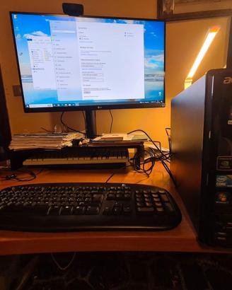 PC Desktop Acer Aspire X3900 con Monitor 14" svga