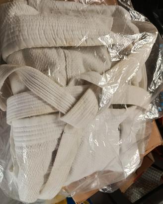 Kimono per judo (Judogi) + bastone Jo