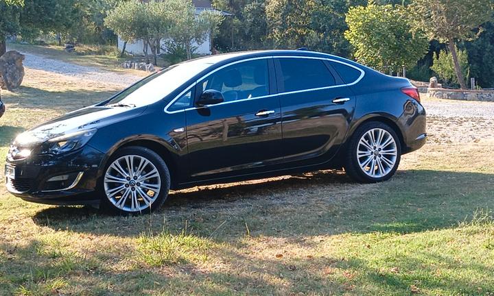 OPEL Astra 4ª serie - 2013