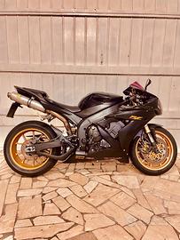 Yamaha r1