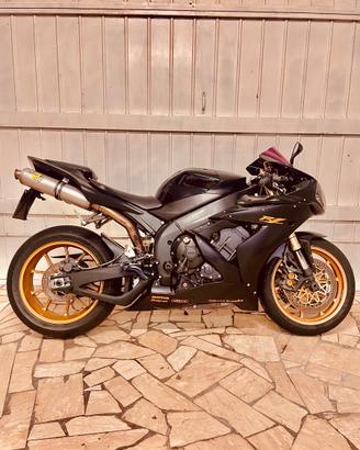 Yamaha r1