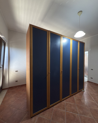 Armadio in legno 5 ante+comò
