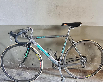 BICI DA CORSA BIANCHI HANDMADE TELAIO IN TITANIO