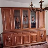 Mobile sala in legno massello.