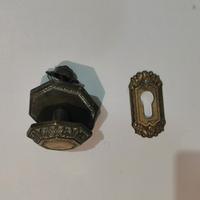Antico Pomo ottone decorato + Bocchetta Serratura