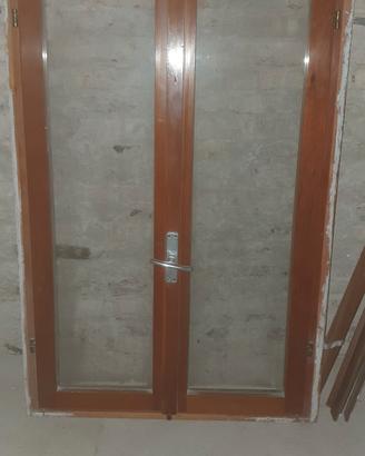 finestra in legno