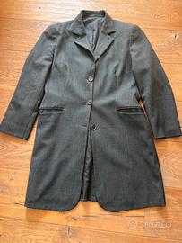 Completo classico di colore grigio