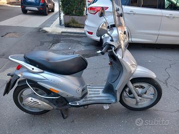 piaggio liberty 200