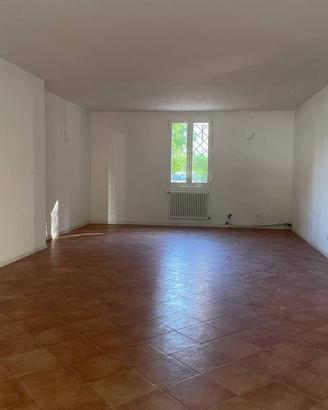 Immobile di 130 m² a Imola