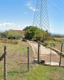 Terreno agricolo con Casaletto e pozzo