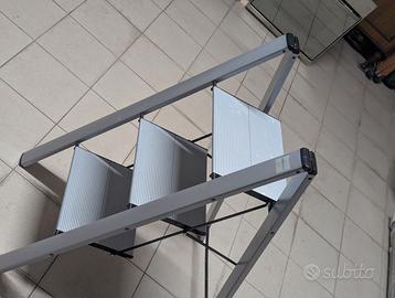 Sgabello in alluminio anodizzato 3 gradini