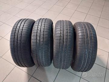 Gomme pneumatici 195/65 R15 91H e 215/40 ZR17 87Y