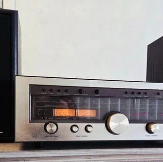 Amplificatore stereo vintage Luxman R-1050