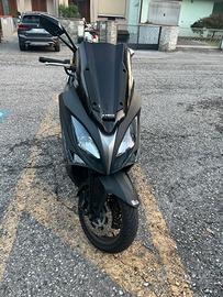 Kymco 400 i