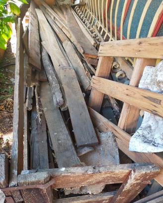 Tavole di legno, bancali, pallet 