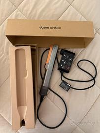 Dyson Airstrait