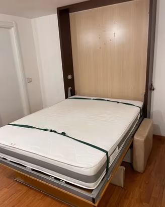 Mobile letto trasformabile con divano