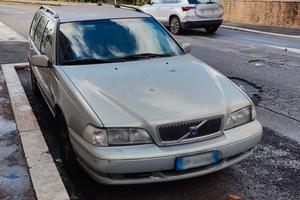 Volvo V70 2.5 TDI SW - Anno 2000 - Spaziosa e Robu
